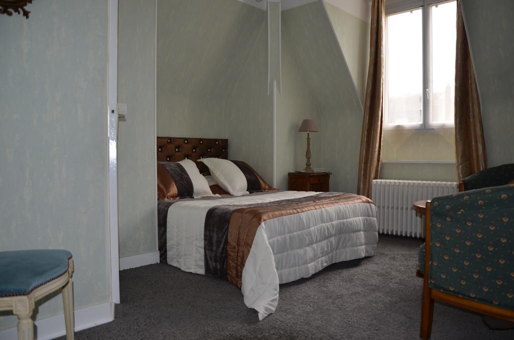 Hotel La Tour Sully-sur-Loire Ruang foto