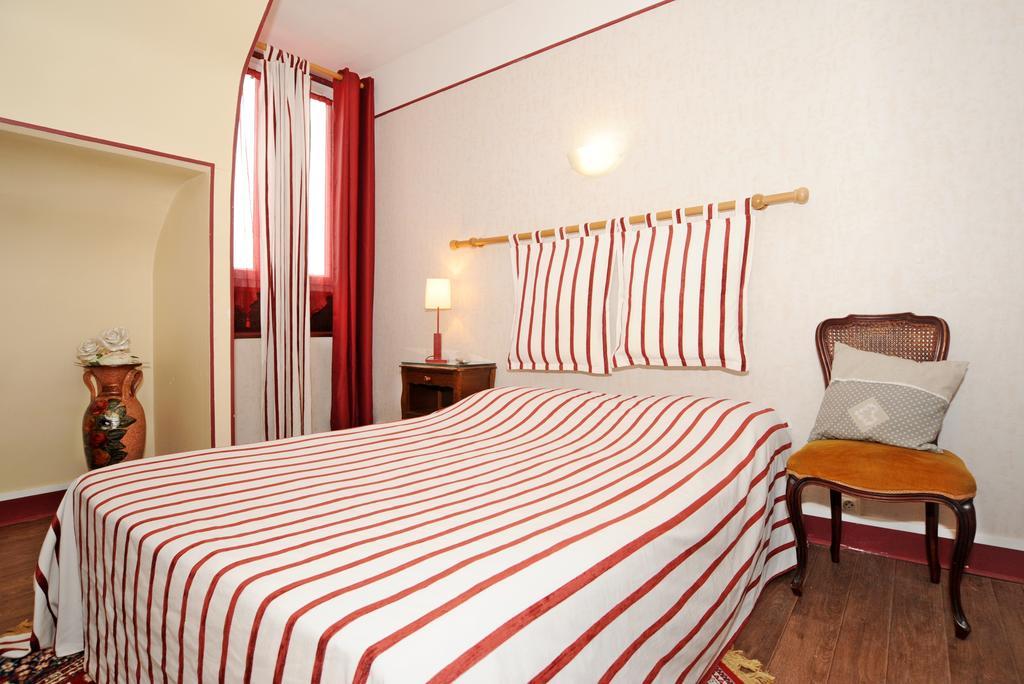 Hotel La Tour Sully-sur-Loire Ruang foto