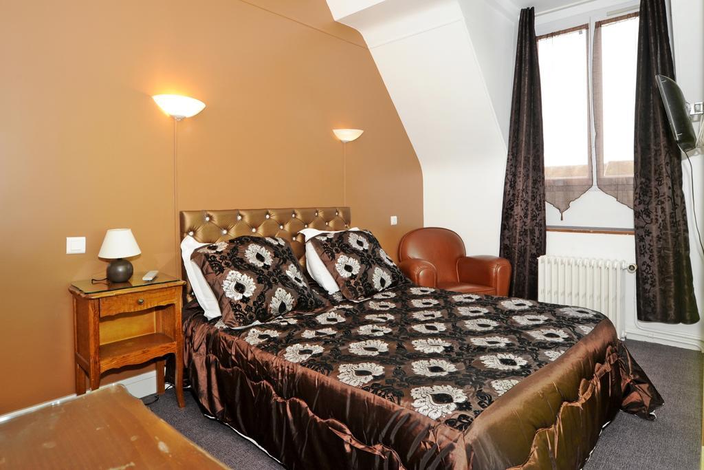 Hotel La Tour Sully-sur-Loire Ruang foto